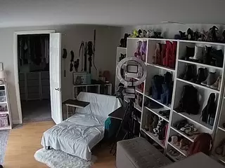 Miss Olivia Black Dressing Room's Live Sex Cam Show