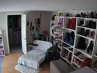 Miss Olivia Black Dressing Room's Live Sex Cam Show