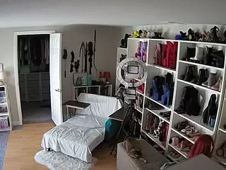 Miss Olivia Black Dressing Room's Live Sex Cam Show