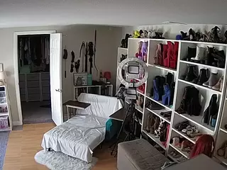 Miss Olivia Black Dressing Room's Live Sex Cam Show