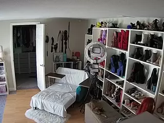 Miss Olivia Black Dressing Room's Live Sex Cam Show