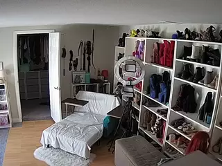 Miss Olivia Black Dressing Room's Live Sex Cam Show