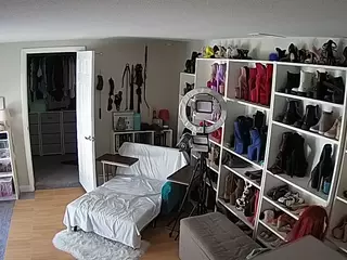 Miss Olivia Black Dressing Room's Live Sex Cam Show