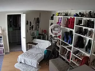 Miss Olivia Black Dressing Room's Live Sex Cam Show