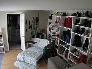 Miss Olivia Black Dressing Room's Live Sex Cam Show