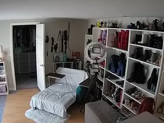 Miss Olivia Black Dressing Room's Live Sex Cam Show