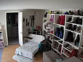Miss Olivia Black Dressing Room's Live Sex Cam Show