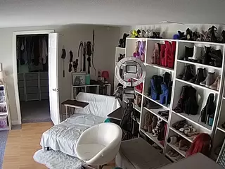 Miss Olivia Black Dressing Room's Live Sex Cam Show