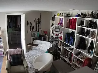 Miss Olivia Black Dressing Room's Live Sex Cam Show