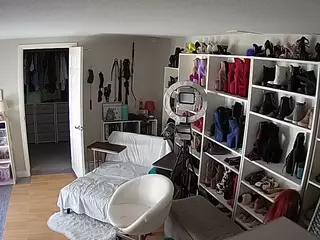 Miss Olivia Black Dressing Room's Live Sex Cam Show