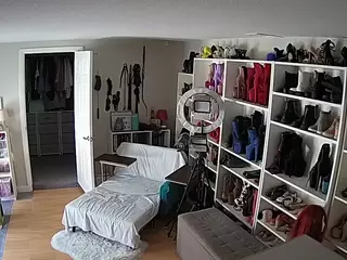 Miss Olivia Black Dressing Room's Live Sex Cam Show