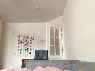 careyaslett, female webcam model,  years old, on live webcam