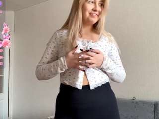 careyaslett's CamSoda show and profile