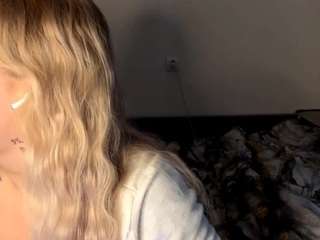 careyaslett's CamSoda show and profile