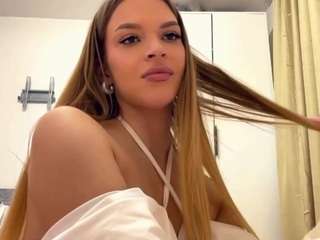 Live webcam model ingaaamot on Soda Cams