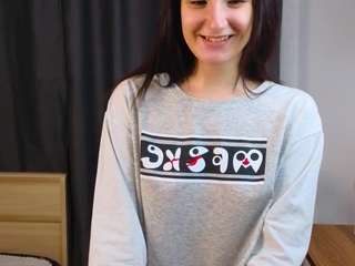 lalaminshew, female webcam model,  years old, on live webcam