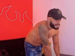 mike-savage Tattoo live webcam