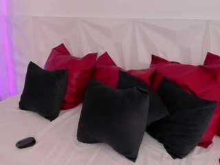 naomi-amoretti webcam