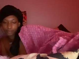 prettyfacefemale live cam preview
