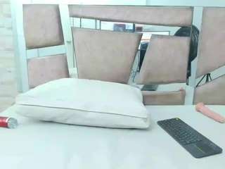 Live webcam model samannta-beck on Soda Cams