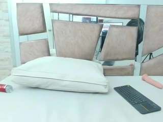 Live webcam model samannta-beck on Soda Cams