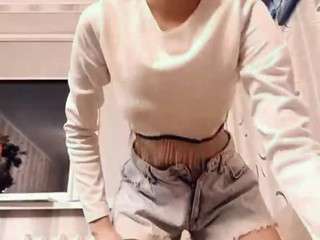 Live webcam model yajairatroung on Soda Cams