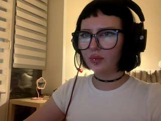 carlynpillette's CamSoda show and profile