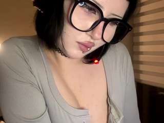 carlynpillette's CamSoda show and profile