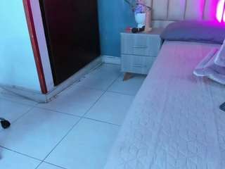 charlothe01 live webcam show
