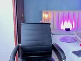 Charlothe01 live webcam show