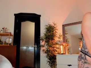 Cheerishh live webcam show