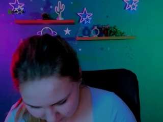 ivy-shine's CamSoda show and profile