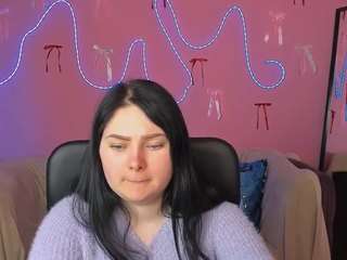 milana-kick2 Live Webcam on CamSoda