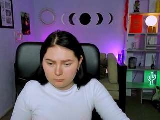 milana-kick2's CamSoda show and profile