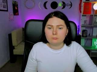 milana-kick2's CamSoda show and profile