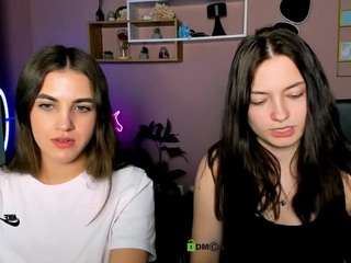 milana-kick2 White live webcam