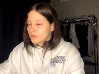 le modèle nerissasandstede est en webcam porno dans un show sur le site camsoda, il possède les tags suivants: ahegao,skinny,no drinking,no smoking,normal,orgasm,pov,pussy,sex toys,sexy,shaved pussy,spank,anal toys,strip,striptease,tattoos,tease,teen (18+),tiny tits,twerk