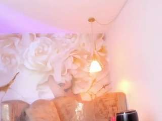 nylaroyale-cr live cam profile