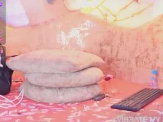 nylaroyale-cr live cam profile