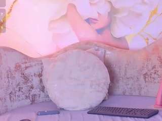 nylaroyale-cr