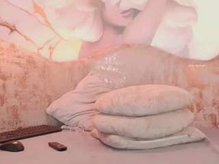 nylaroyale-cr