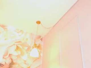 nylaroyale-cr live webcam show
