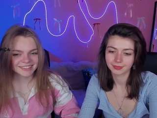 Live webcam model sally-meow on Soda Cams