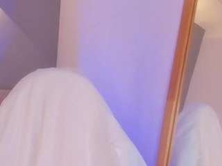 Live webcam model selena-monroy on Soda Cams