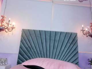 Live webcam model charlotsweett on Soda Cams