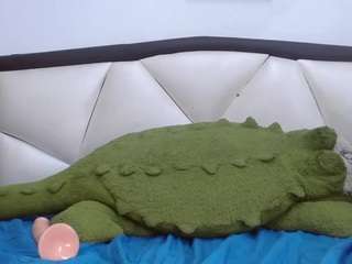 le modèle madisoncopers est en webcam porno dans un show sur le site camsoda, il possède les tags suivants: anal,anal toys,black hair,blowjob,brown eyes,deepthroat,dildo or vibrator,double penetration,large tits,no drinking,no smoking,bbw,hd