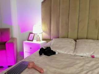 alessiia-moon's CamSoda show and profile