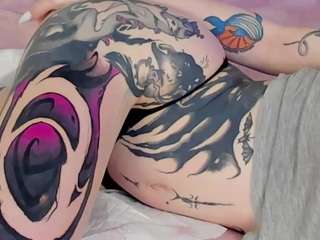 le modèle alexandrareed est en webcam porno dans un show sur le site camsoda, il possède les tags suivants: ass,smoking,oil,orgasm,pov,public,sex toys,sexy,shaved pussy,skinny,solo,natural,spank,strip,striptease,tattoos,tease,teen 18,twerk,young adult