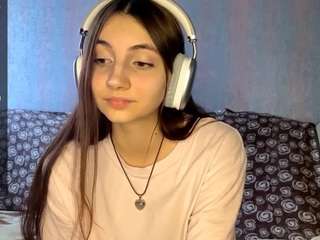 le modèle eldorasebero est en webcam porno dans un show sur le site camsoda, il possède les tags suivants: anal,orgasm,fingers,fuck machine,full nudity,genital piercings,handjob,naked,no drinking,no smoking,playdildo,facial piercings,pov,sex toys,shaved pussy,skinny,squirter,teen 18,twerk,wet