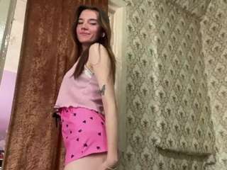 fayeschoenhals's CamSoda show and profile